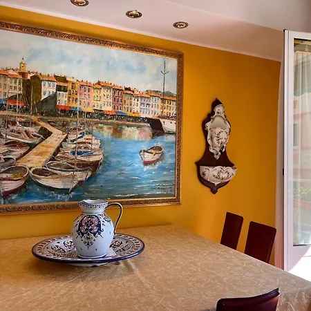 Apartment Piazza Mazzini 33, 2 Bedroom, 2bathroom, In The Center Of Santa Margherita Ligure