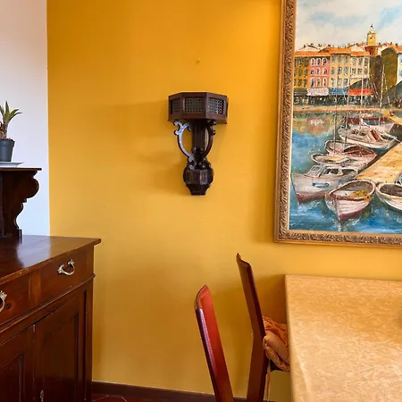 Piazza Mazzini 33, 2 Bedroom, 2bathroom, In The Center Of